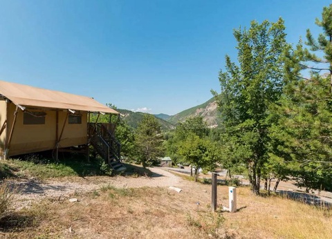 Flower Camping Le Clot du Jay, 3* - 26