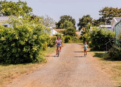 Camping maeva Escapades le Bois Joli, 4* - 10