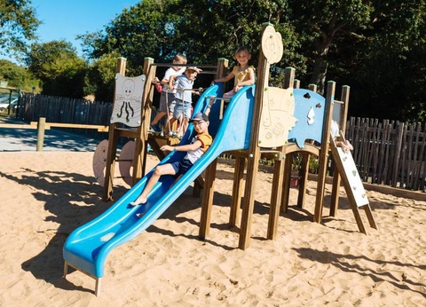 Camping La Trévillière, 4* - 8