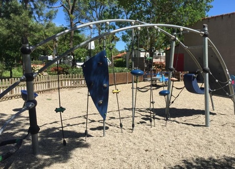 Camping Les Pins, 4* - 10