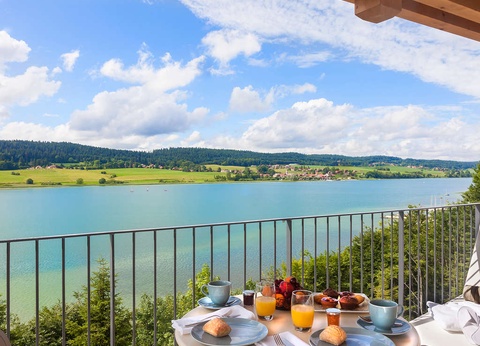 Instant de détente en bord de lac - 4* - 5