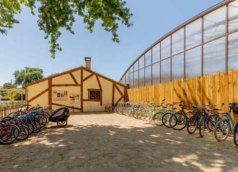 Flower Camping Au Bois des Biches, 4* - 55