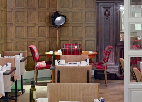 Escapade romantique avec du cava dans la chambre a Barcelone - 4* - 13