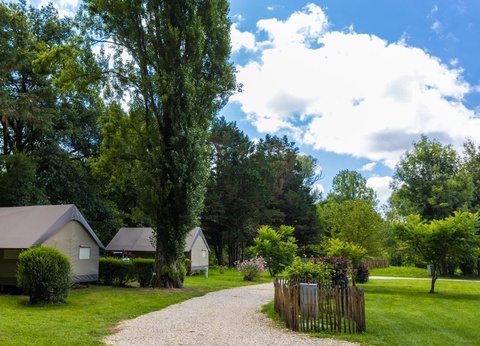 Camping D'auberoche, 3* - 5