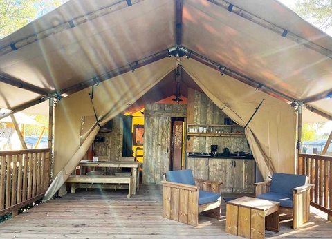 Camping Le Val de Cesse, 4* - 2