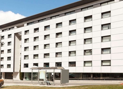 Détente totale dans un hôtel 4* situé face à Caldea + accès au centre thermoludique - 4* - 7