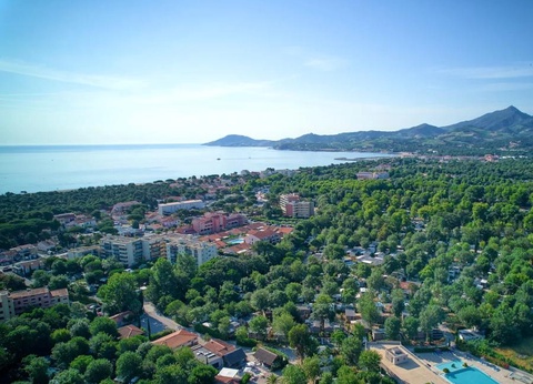 Camping Les Pins, 4* - 35