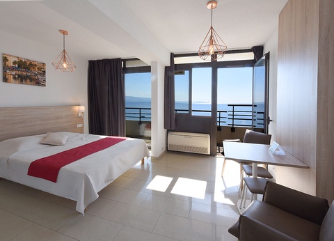 TUI Sélection Hôtel Résidence Les Calanques 3* - Formule vols + transferts + hébergement - 2