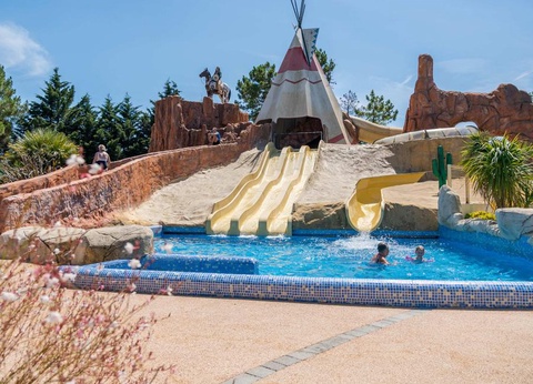 Camping Les Genêts, 5* - 16