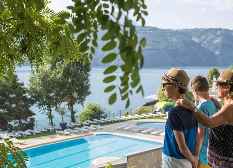 Camping L'Ecrin du Lac, 3* - 5