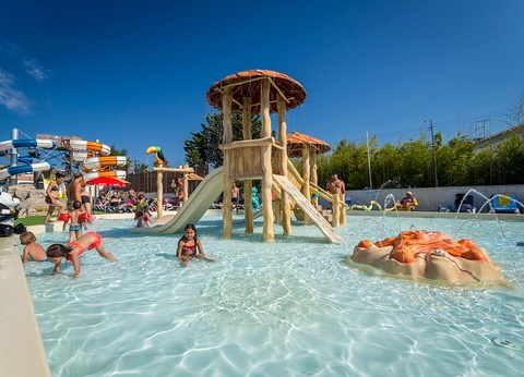 Camping Les Pirons 5* - 46