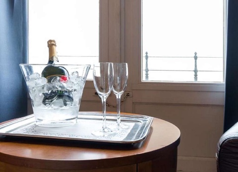 Séjournez dans un hôtel riche en histoire idéalement situé face à la plage d´Ostende - 4* - 7