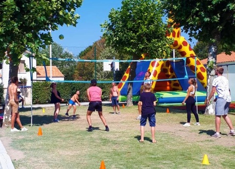 Camping Au Pigeonnier, 4* - 5