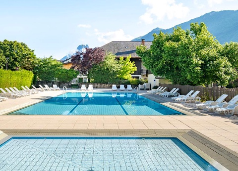 Camping Romanée - la Ferme de la Serraz, 5* - 6