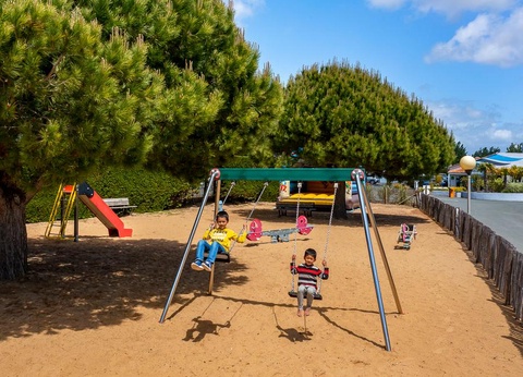 Camping Les Rouillères, 4* - 27