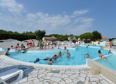 Camping La Parée du Jonc, 3* - 6