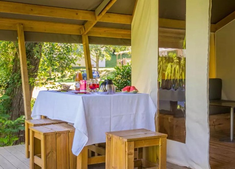 Flower Camping Le Pont du Tarn, 3* - 28