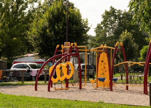 Camping Les Bords de Loue, 3* - 42