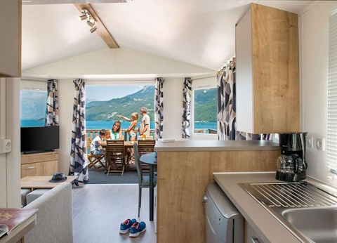 Camping Le Clos de l'Ecrin du Lac - 2