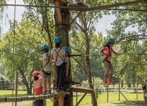 Camping Le Ruisseau des Pyrénées, 5* - 32