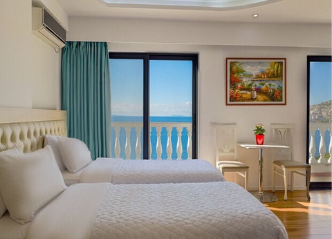 Hôtel Iliria 3* - 4