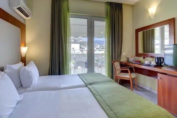 Hôtel Polis Grand 4* - 81