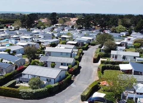 Camping du Domaine de l'Auzance, 3* - 5