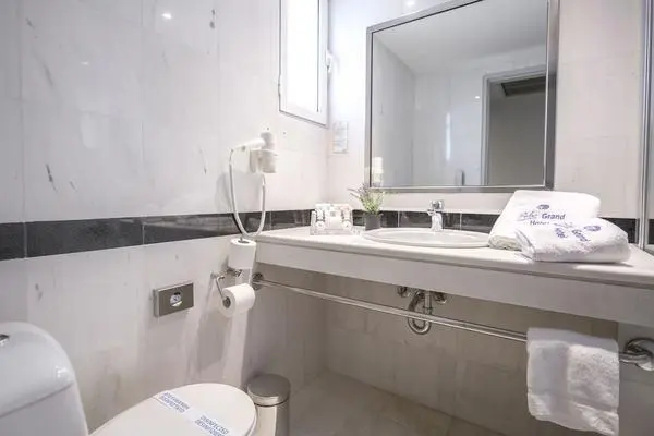 Hôtel Polis Grand 4* - 40