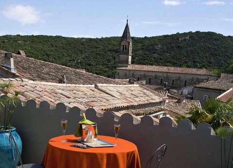Virée authentique et gourmande dans un havre de paix près d'Avignon et Nîmes - 4* - 6