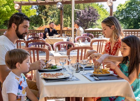 Camping Romanée - Les Grottes De Roffy 4* - 24