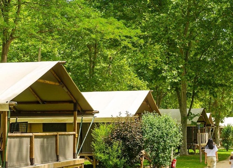 Camping Le Château de Galaure, 4* - 42