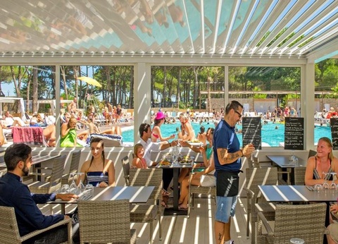 Camping Le Castellas, 4* - 31