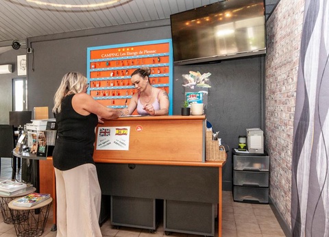 Camping les Etangs du Plessac 4* - 46