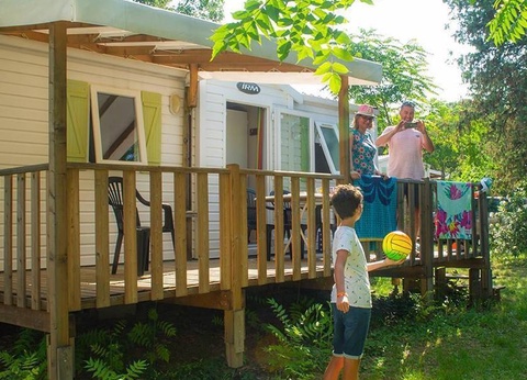 Camping Sites et Paysages - Le Petit Bois, 4* - 13