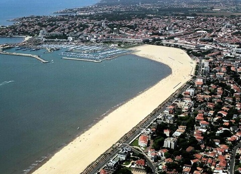 Camping Les Chèvrefeuilles, 4* - 28