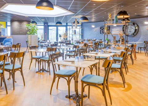 Escapade détente en famille, avec accès à un centre de bien-être, près de Lyon - 4* - 11