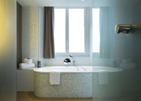 Escapade en chambre supérieure au coeur de Nantes - 4* - 9