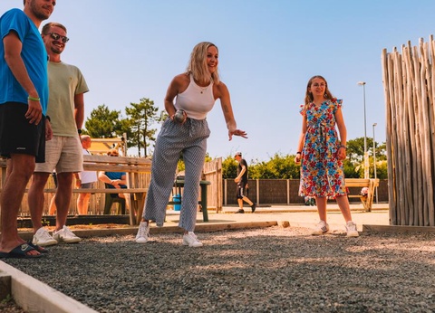 Camping Les Genêts, 5* - 28