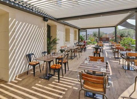 Escapade 4* près d'Avignon dans un batîment du XVIIIème - 4* - 13