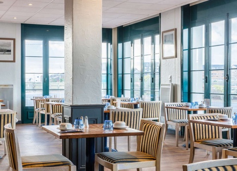 Détente face à la mer à Trouville en Normandie, accès piscine chauffée - 4* - 4