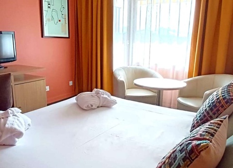 Escapade bien être face au plus grand lac naturel de France - 3* - 19