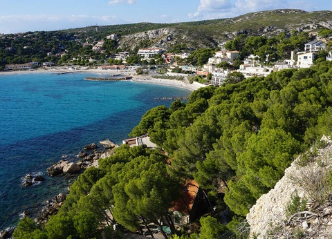 Weekend de Luxe près de Marseille avec dîner 6 plats, roses, soin et spa inclus - 4* - 5