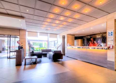 Vivez le nouvel an dans une ambiance romantique avec une bouteille de bulles à Mons ! - 4* - 5