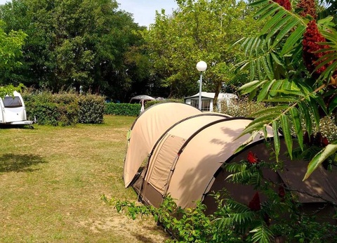 Flower Camping la Châtaigneraie, 4* - 39