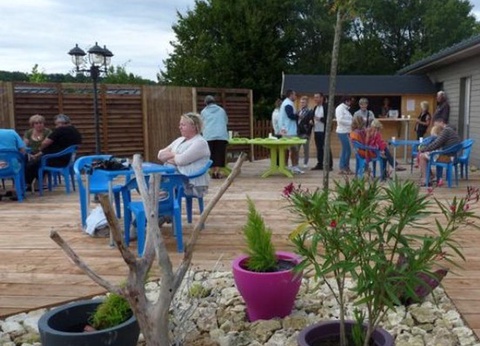 Camping Les Coteaux du Lac, 4* - 24