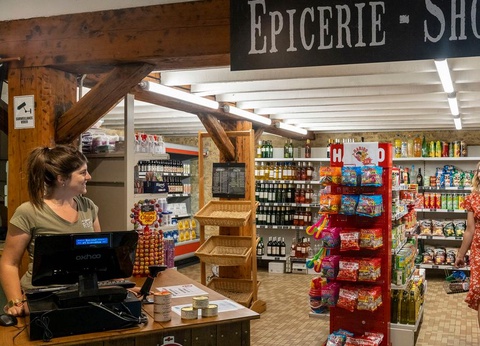 Camping Romanée - Les Grottes De Roffy 4* - 33