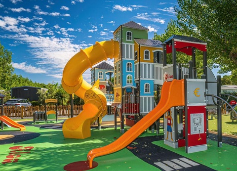 Camping Les Pirons, 5* - 34