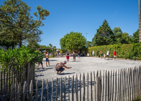 Camping L'Abri des Pins, 4* - 51