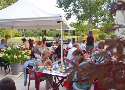 Camping les Etangs du Plessac 4* - 17