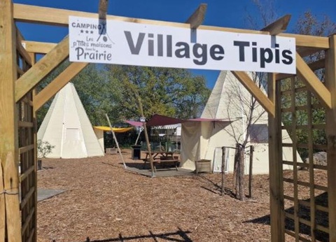Camping Les P'tites Maisons dans la Prairie, 3* - 33